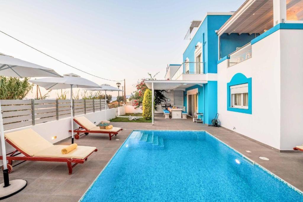 Seabreeze Villa - With Jacuzzi & Heated Pool Мастрихари Екстериор снимка