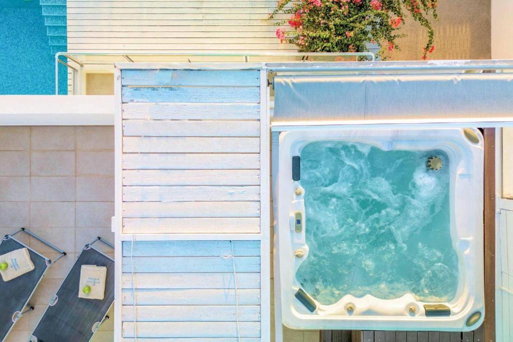 Seabreeze Villa - With Jacuzzi & Heated Pool Мастрихари Екстериор снимка